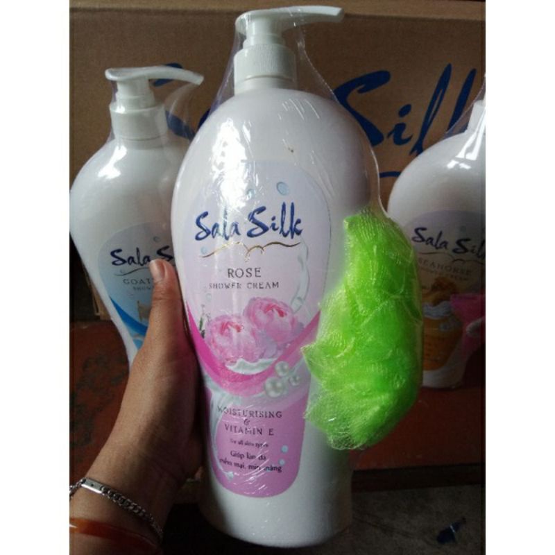 [Tặng kèm Bông tắm] Sữa tắm dê Sala Silk Goat's Milk 1.2L