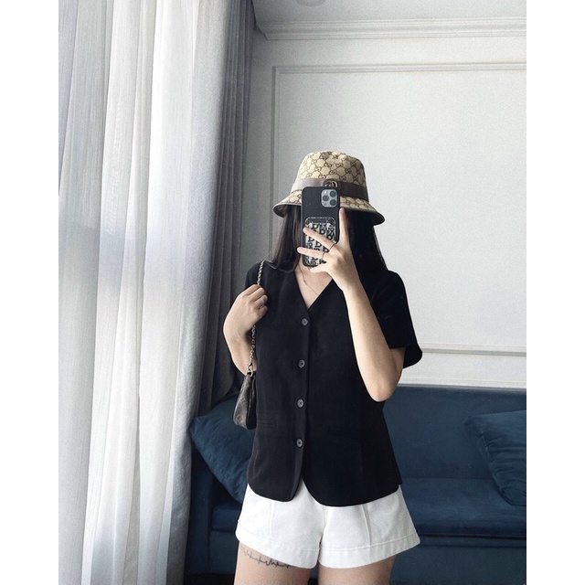 VEST ĐEN CỘC TAY CÁCH ĐIỆU