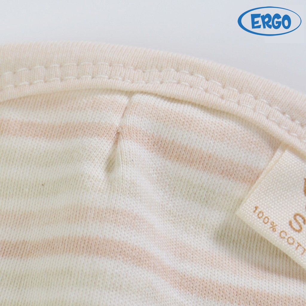 Khẩu trang cotton xuất hàn với quai đeo tiện lợi vô cùng an toàn cho bé với nút bấm điều chỉnh quai dễ dàng