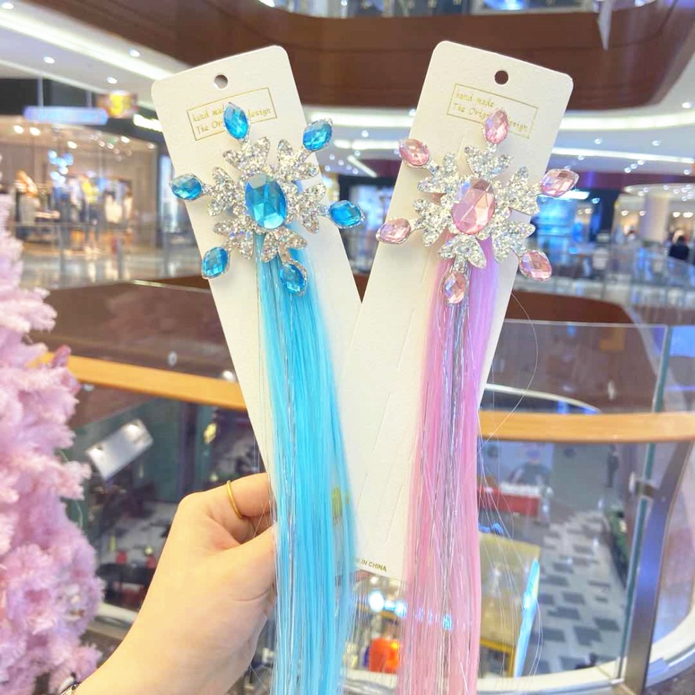 Kẹp tóc hóa thân phong cách nữ hoàng băng giá cho bé