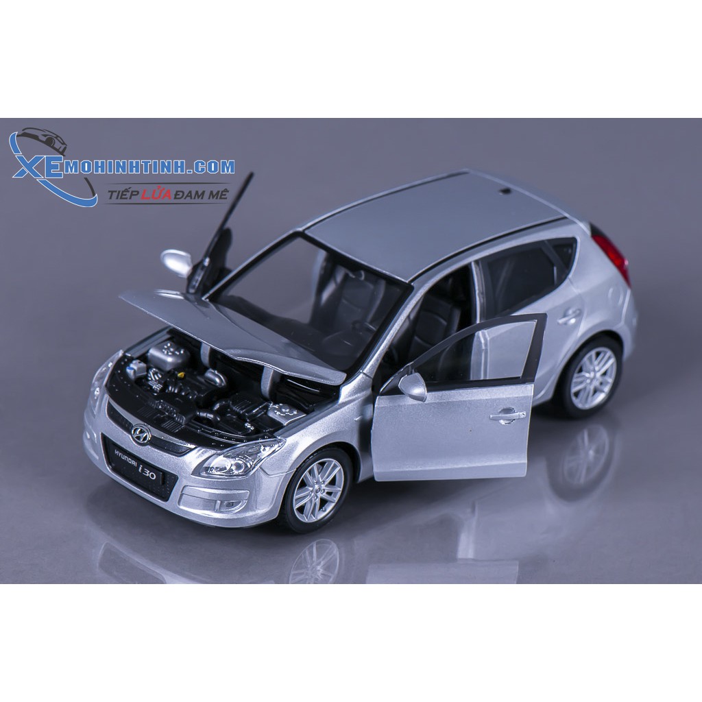Xe Mô Hình Hyundai I30 1:24 Welly (Bạc)