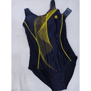 Set bộ bơi cho mẹ đánh mất cảm xúc