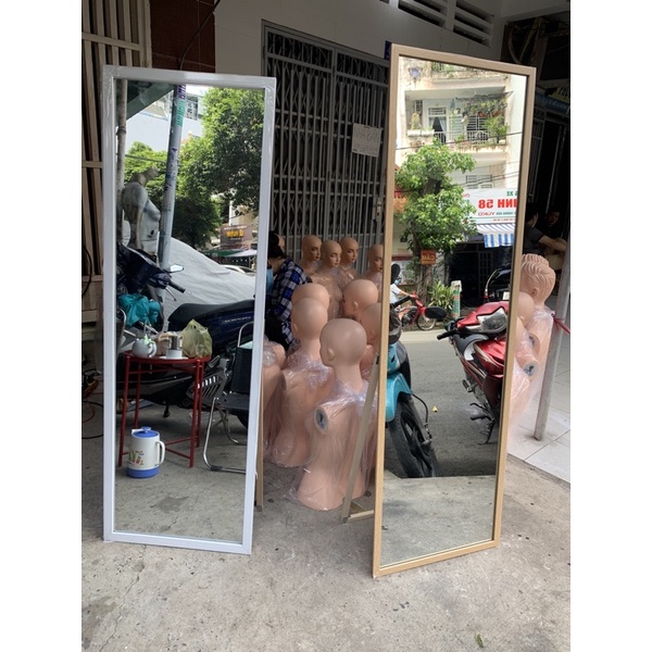 Gương soi toàn thân