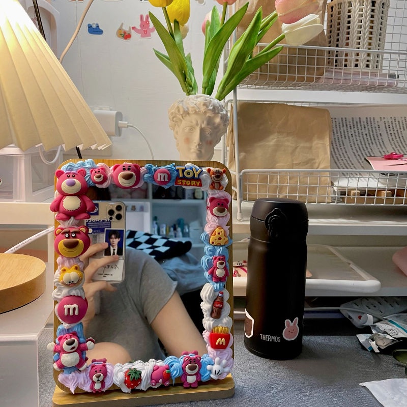 Gương trang điểm để bàn/ Kem dưỡng da/ Phụ kiện trang trí gương trang điểm