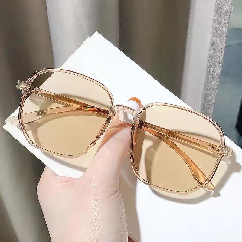 Kính Mát Gọng Lớn Chống Tia Cực Tím Màu Sáng Thời Trang Cho Nữ