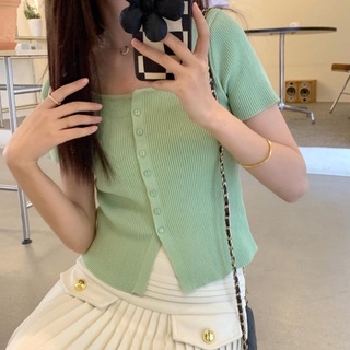 Áo montoghi cổ vuông