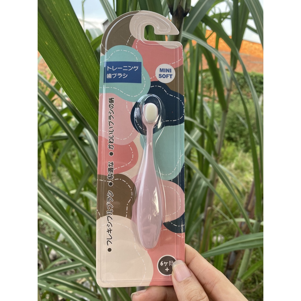 Bàn chải đánh răng lông tơ cho bé từ 6 tháng đến 3 tuổi hàng Nhật Bản đảm bảo đánh êm nướu cho bé đánh bay mảng bám