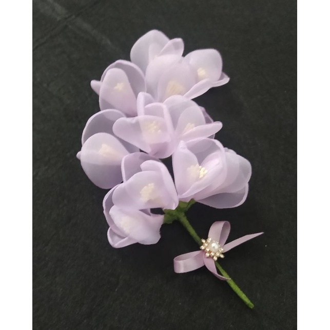 Hoa chùm tím cài áo handmade Joli