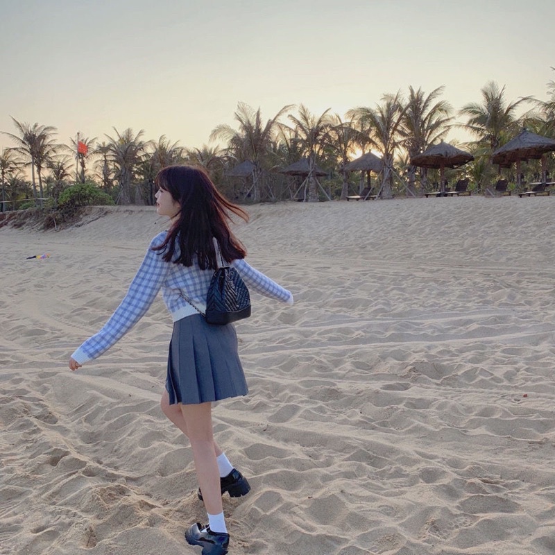 [CÒN HỒNG] Áo len dệt kim kiểu dáng crotop họa tiết kẻ mặc thu đông | BigBuy360 - bigbuy360.vn