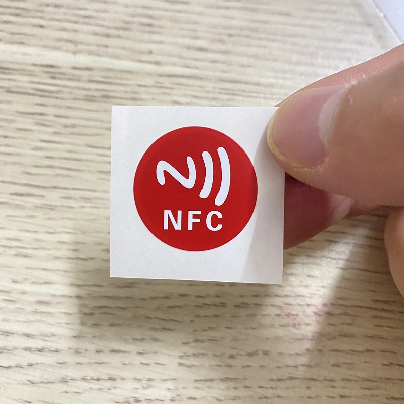 Thẻ NFC cá nhân  Thẻ thông minh NFC tích hợp Card visit thông minh, mở khóa cửa tự động, cài mật khẩu wifi