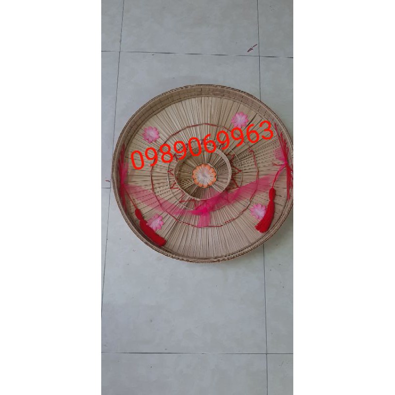 nón quai thao biểu diễn