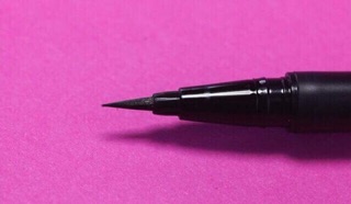 Kẻ Mắt Kat Von D Tattoo Liner – Trooper black