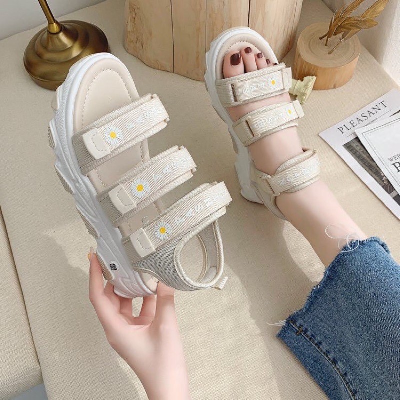 ( 3 màu ) Sandal Nữ 3 Quai Kiểu Dáng Hàn Quốc Hoa Cúc Cực Xinh Xắn , Sandal Nữ Hàng Mới Hot Trend 2020