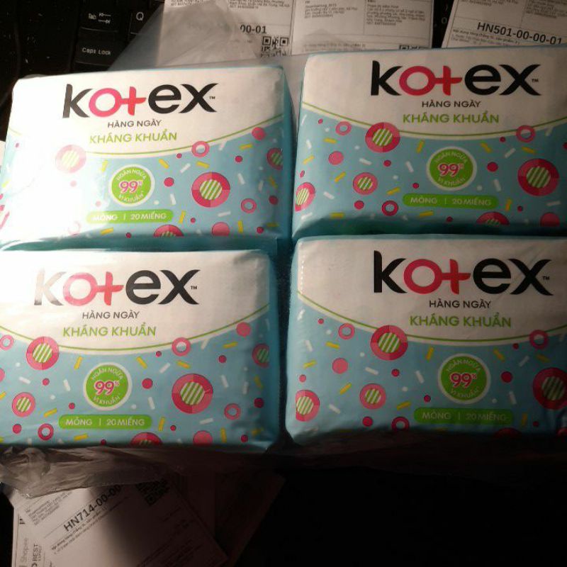 Băng Vệ Sinh Kotex Hằng Ngày Hương Tự Nhiên Kháng Khuẩn 20 miếng