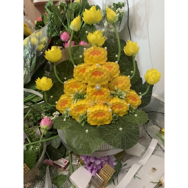 Tháp 15 oản hoa sen dâng Phật Bà Quan Âm