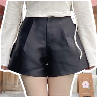 Quần short nữ lưng cao vải tafta phồng tôn dáng màu đen