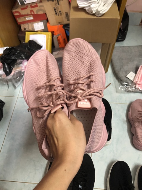 Giày thể thao !!!