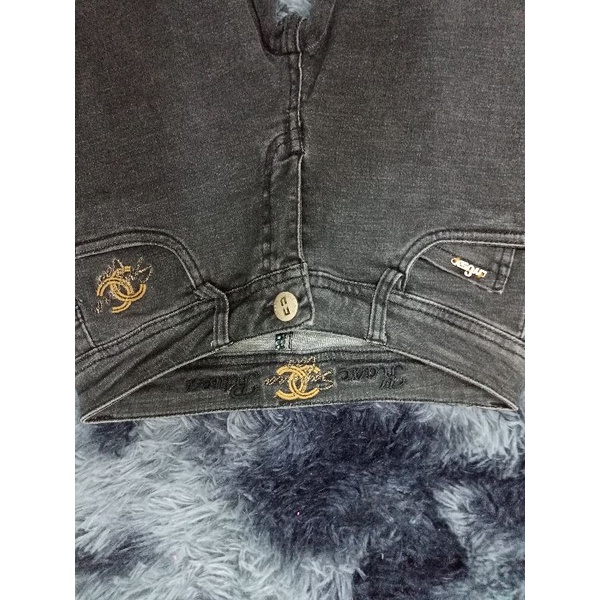 Quần jean size nhỏ kéo qua xem hình