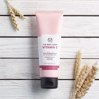 Sữa rửa mặt vitamin E The Body Shop