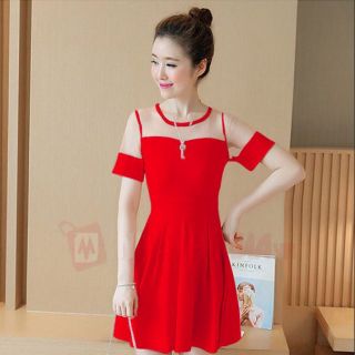 Đầm xoè phối lưới vai