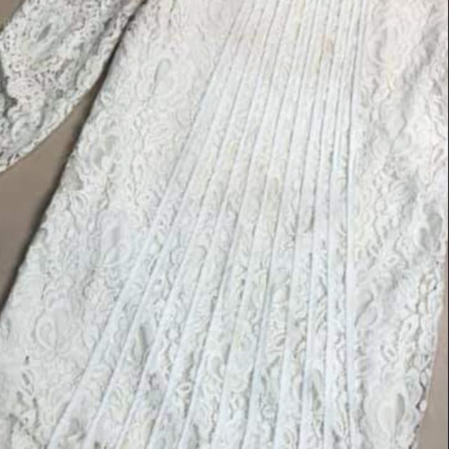 Đầm ren trắng