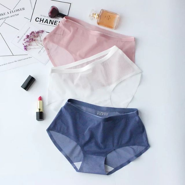 Quần lót nữ tàng hình