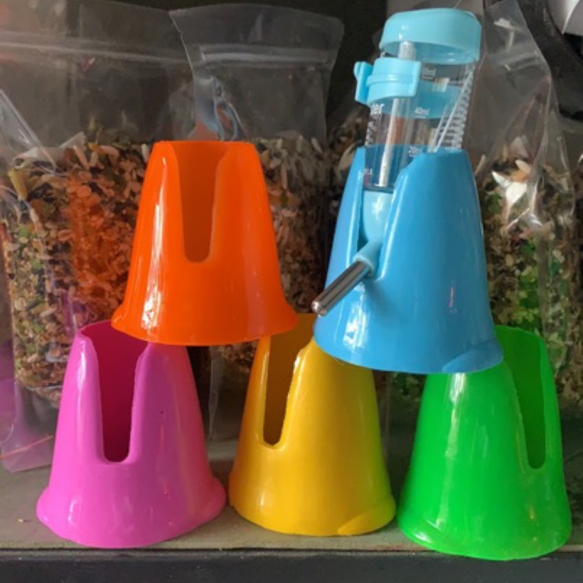 Đế bình nước không lỗ chui cho hamsters