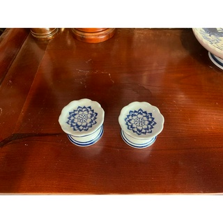 Chân nến thờ men lam hoa sen