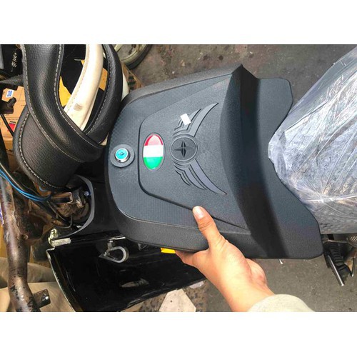 Thùng givi winner x