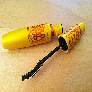 Mascara Maybelline 7X Volum Express