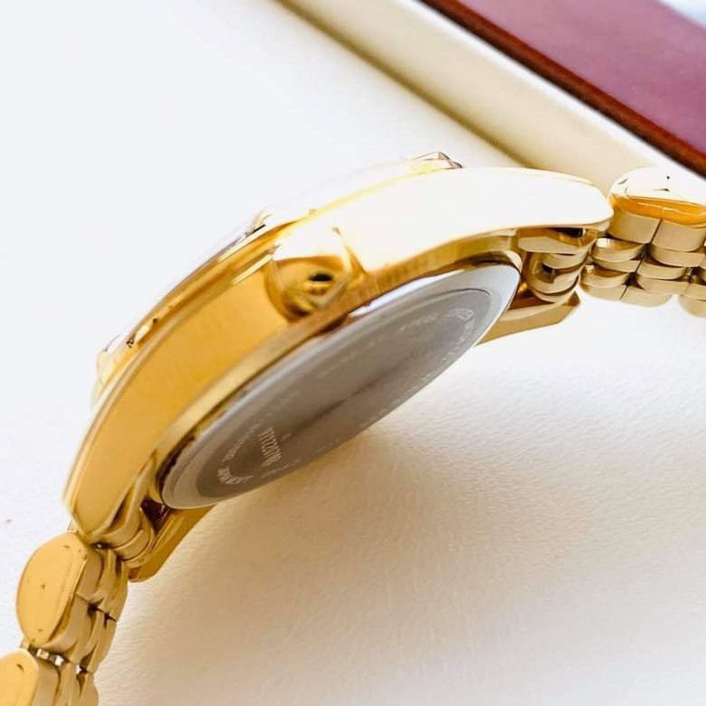 Đồng hồ Nữ Citizen EU6062-50D Mặt trắng,Xà cừ,Lịch ngày,Kim dạ quang-Máy Pin Quartz-Dây kim loại mạ vàng-Size 27mm