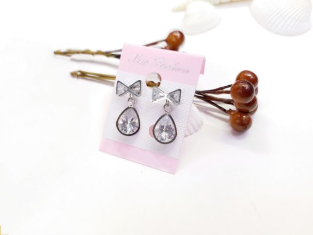 Bông tai nơ kiểu giọt nước