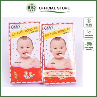 Gạc rơ lưỡi cho bé đông pha vệ sinh răng miệng