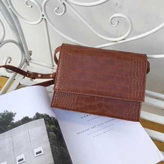 Túi da retro đeo chéo nắp gập