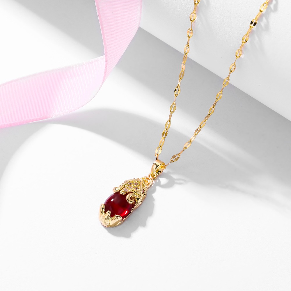 Dây chuyền nữ mặt tỳ hưu chất liệu titan không gỉ mạ vàng 18k thiết kế sang trọng quý phái mẫu mới 2023