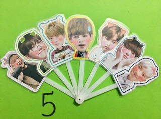 Quạt xoè đầu to BTS