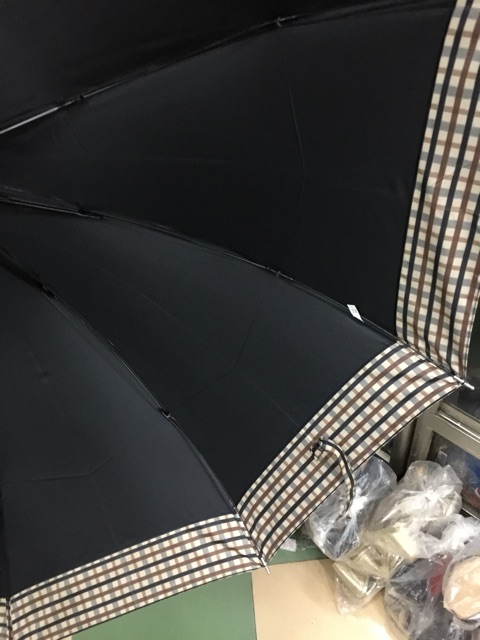 Ô dù gấp 3 viền kẻ loại to( giao màu ngẫu nhiên)