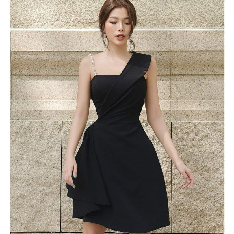 [Đầm dự tiệc] 1 dây vai đính chuỗi, váy đẹp sang trọng quý phái | BigBuy360 - bigbuy360.vn