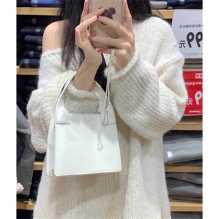 Áo len trơn form rộng lệch vai dấu quần Samhywear