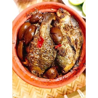 niêu cá diếc đồng kho trám