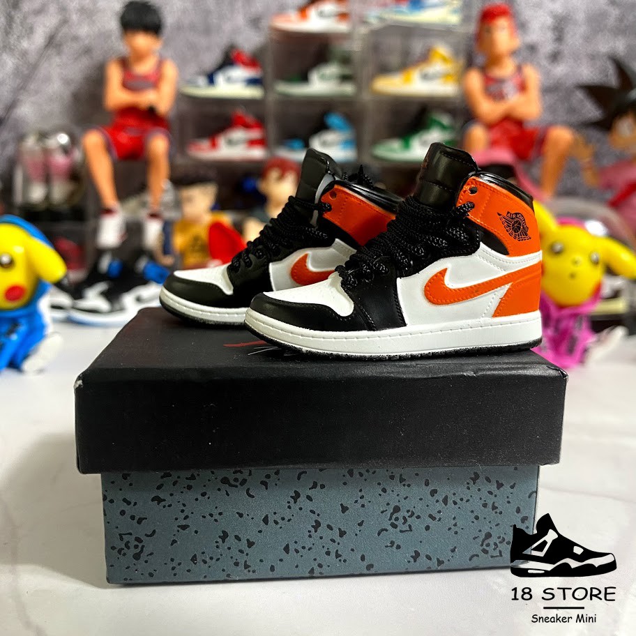 Móc Khóa Giày Jordan  - Mô Hình Giày Sneaker Tỉ lệ 1/6