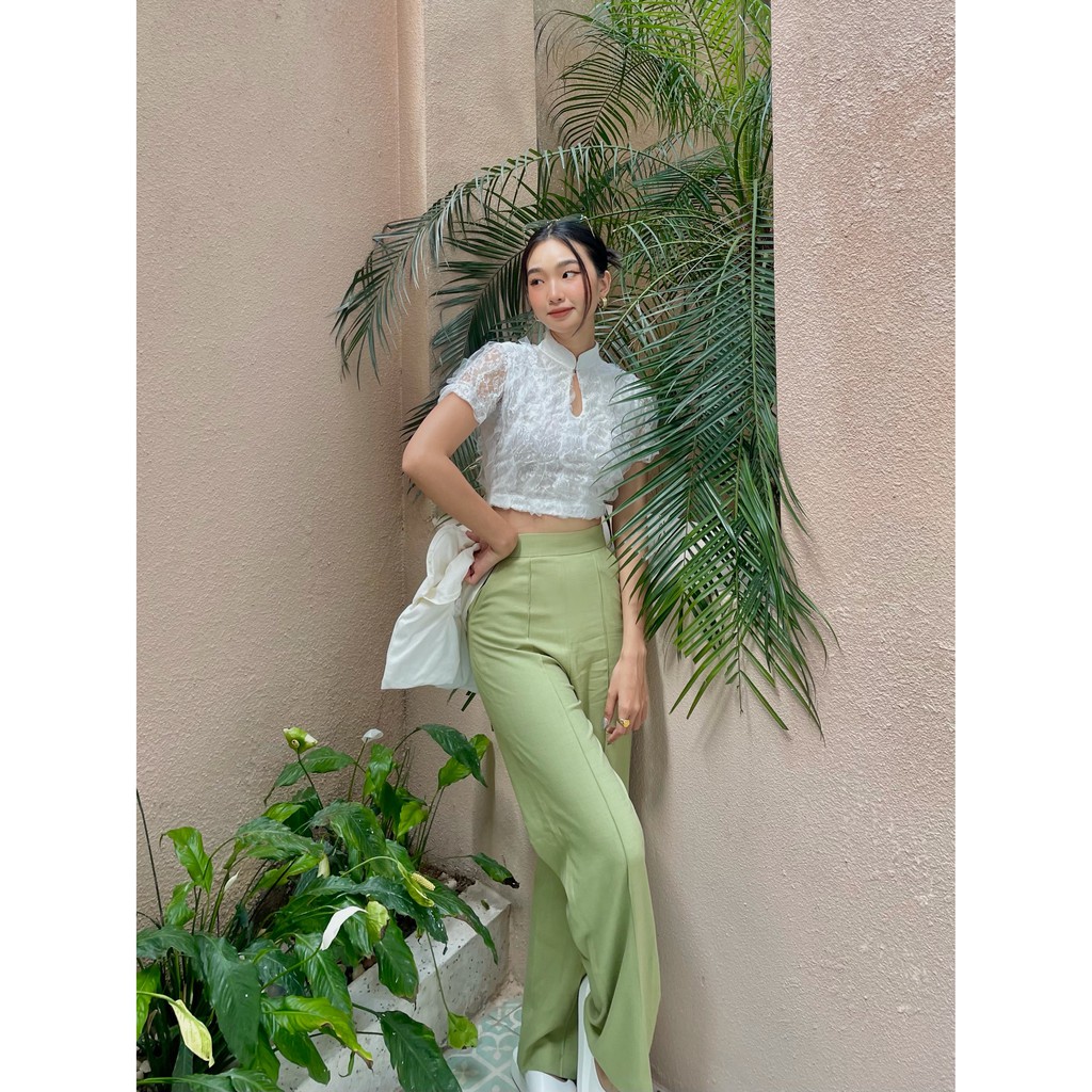 Áo croptop ren cổ tàu giọt nước ngắn tay Luxlaceiii Top By Gum - Gum Tailor