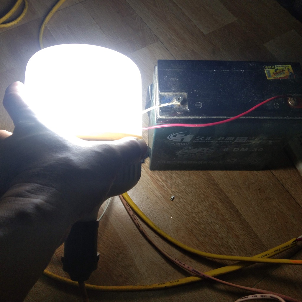 Bóng đèn 12v DC10w, 20w, 30w, 40w, 50w đui E27 kẹp bình ăc quy