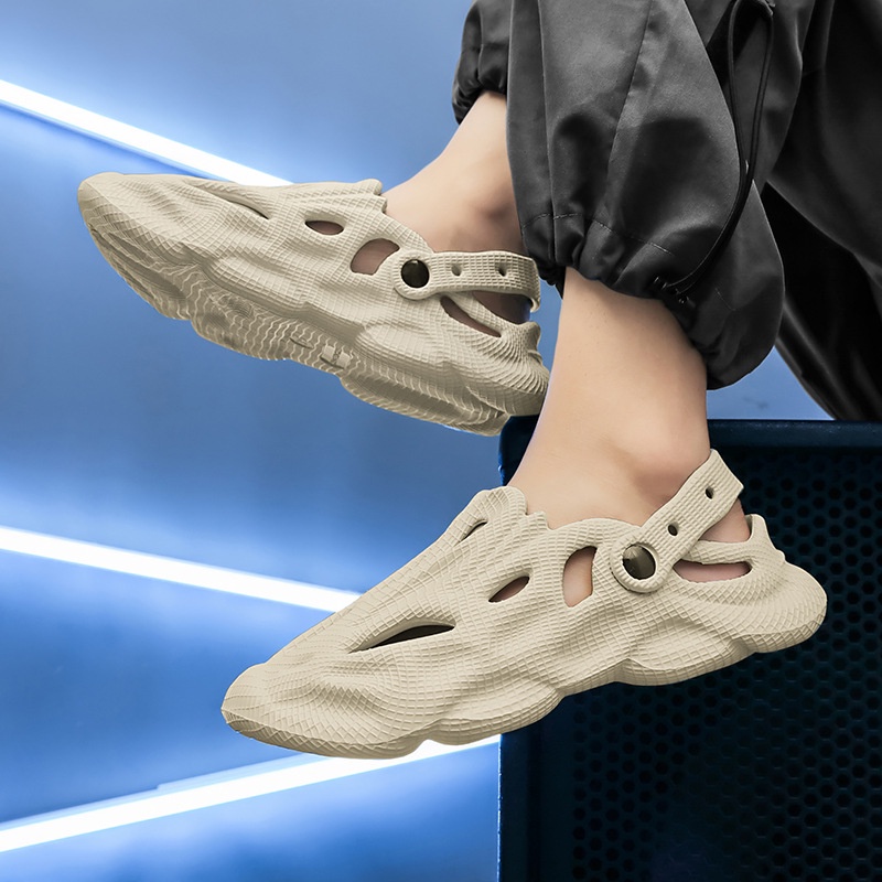 Dép Nam Sandal Đục Lỗ Chống Trượt Thoáng Khí Thời Trang Mùa Hè Mới Dễ Phối Đồ Cho Ttg106