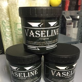 Vaseline đen 350gr lau mực xăm