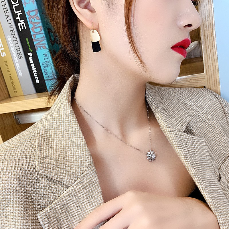 Bông tai nhiều màu phong cách retro vintage cá tính nổi bật - Mely 1349