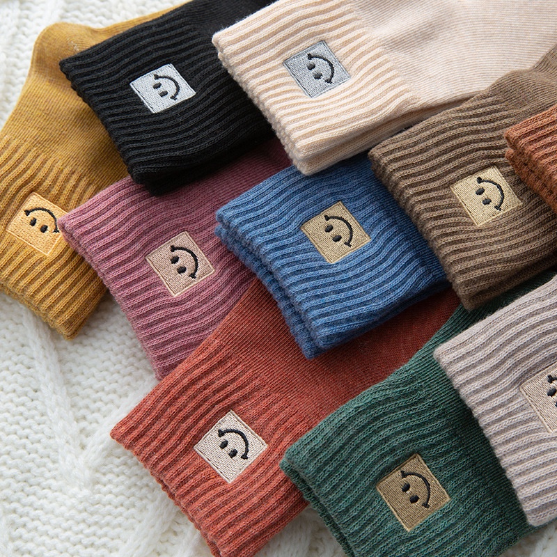 Vớ WAFNHA D456 in họa tiết mặt cười màu sắc đáng yêu thời trang dành cho nữ