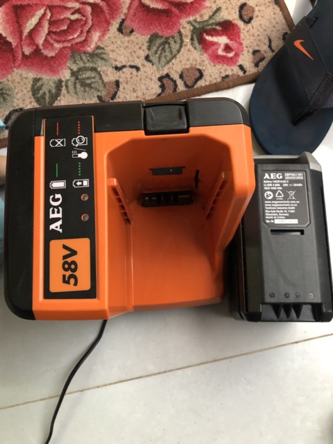 Pin sạc aeg 58v new