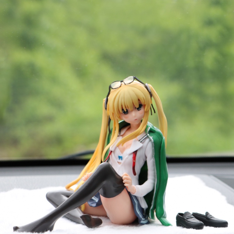 Mô hình nhân vật anime nữ có thể điều chỉnh tư thế ngồi trang trí xe ô tô