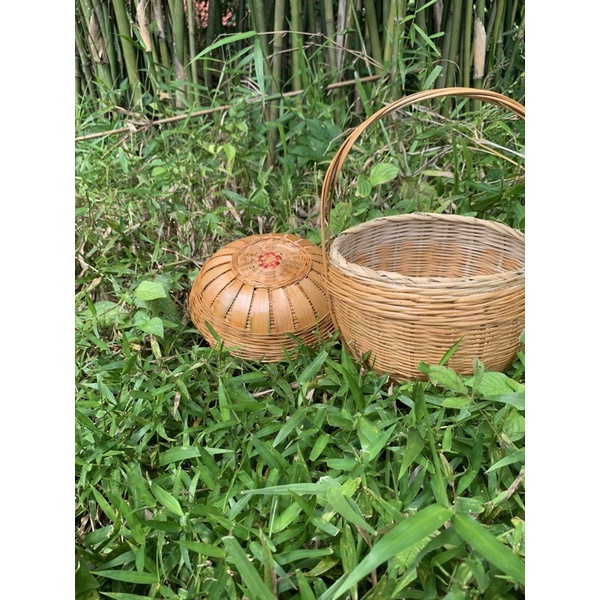 Giỏ tre có nắp